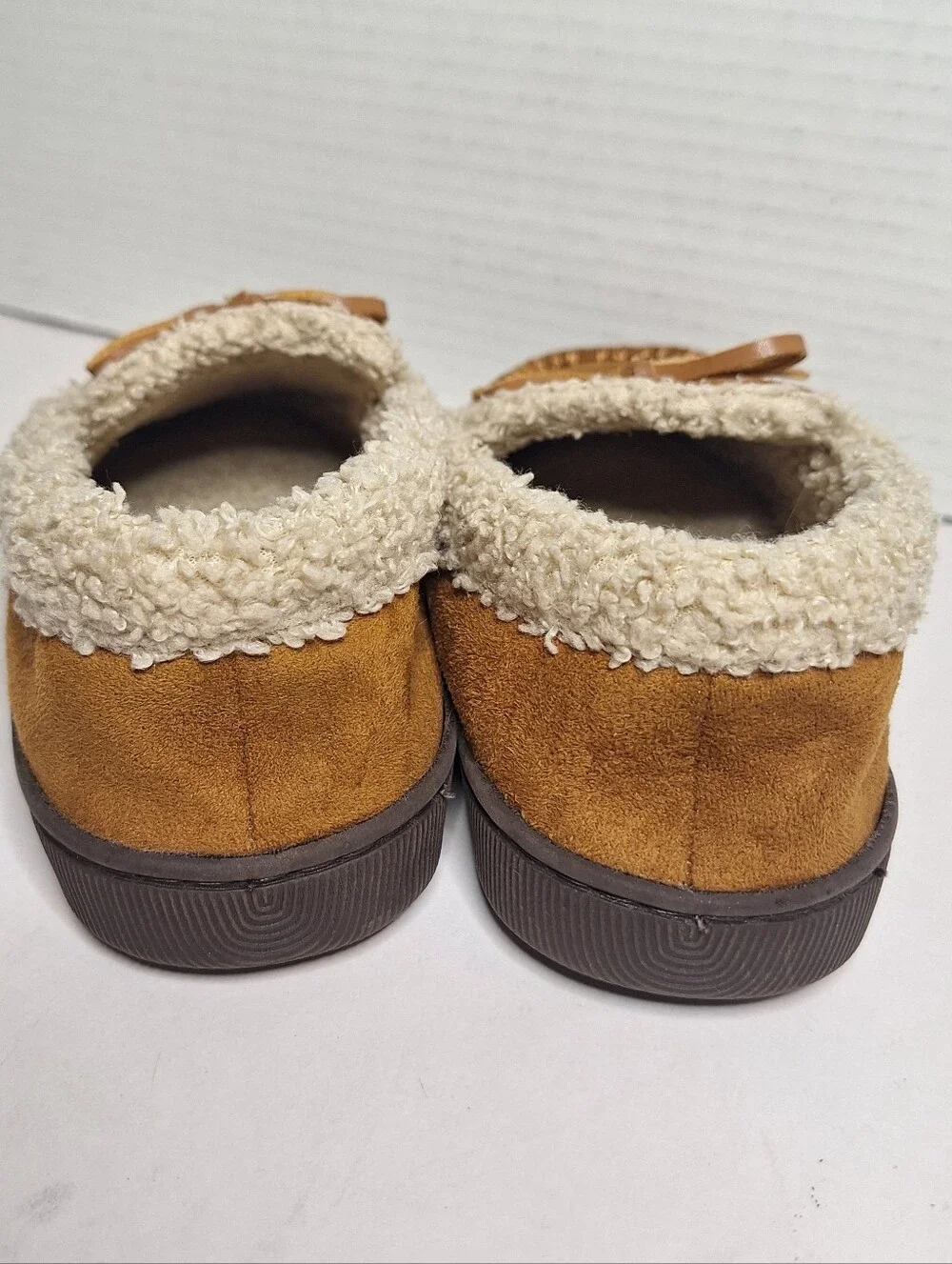 Dockers Slippers Tan Suede Faux Fur Moccasin Slip On Sz 11 - 12 Boys Youth